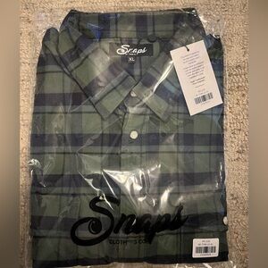 Snap XL Green and Navy Plaid Button-Down Shirt